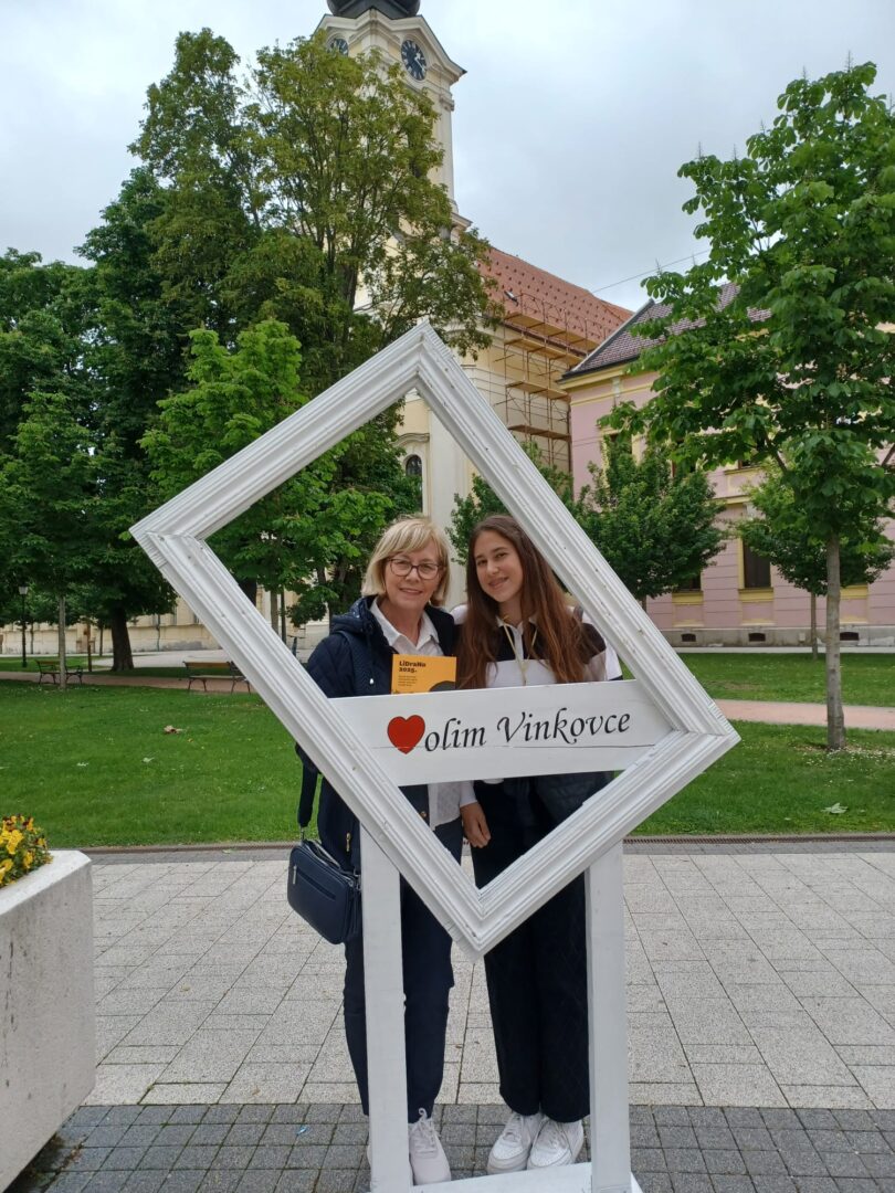 Nina i Tajana – volim Vinkovce